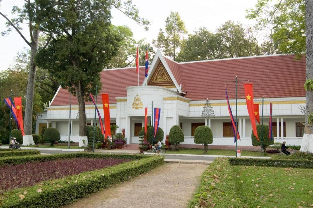Angkor Village Resort & Spa Сіємреап Екстер'єр фото