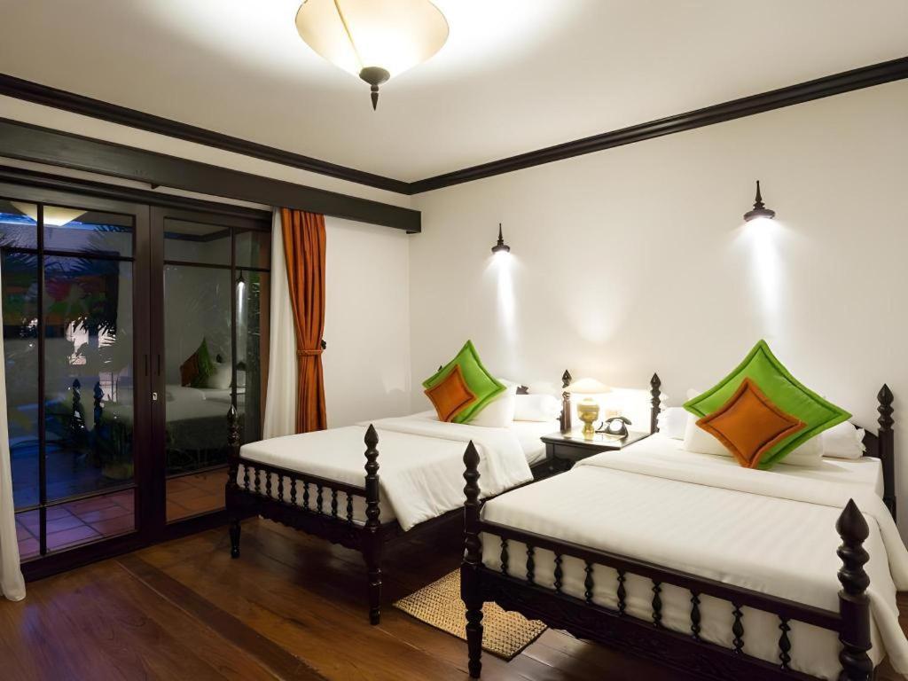 Angkor Village Resort & Spa Сіємреап Екстер'єр фото