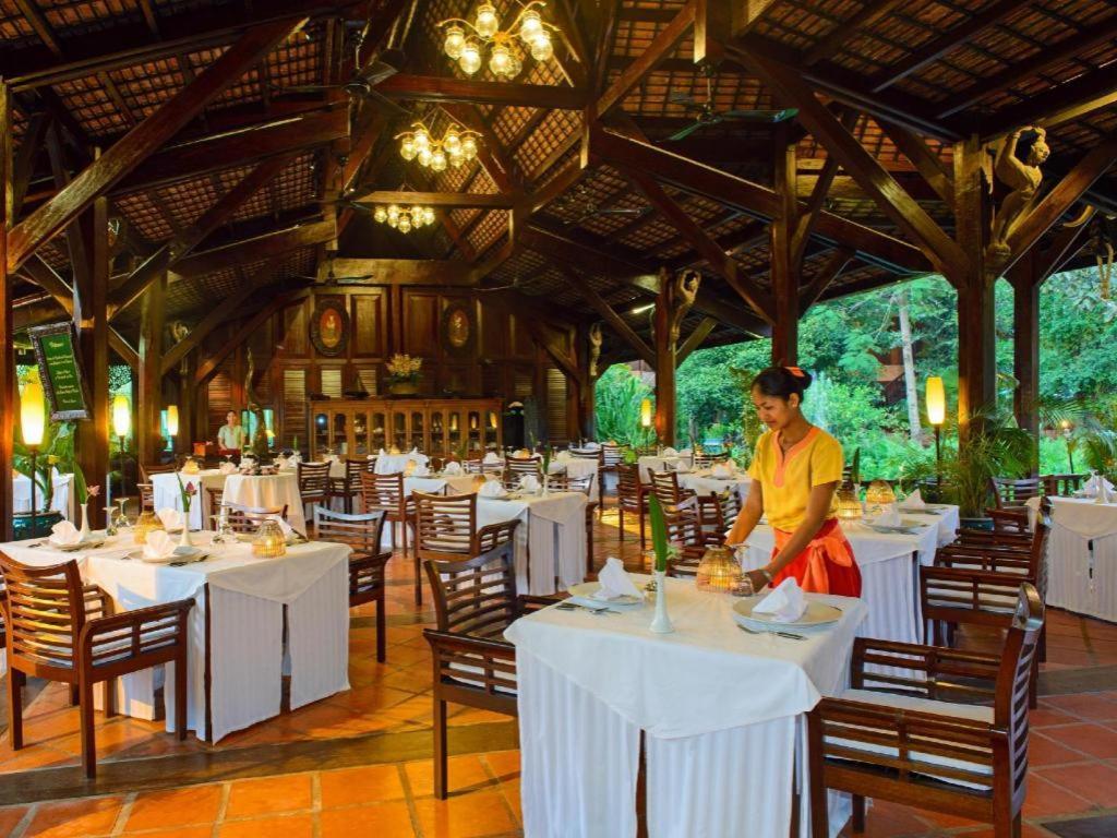 Angkor Village Resort & Spa Сіємреап Екстер'єр фото
